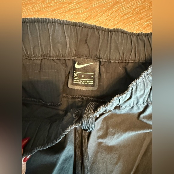 Nike Charcoal Gray Sports Shorts - Picture 2 of 3